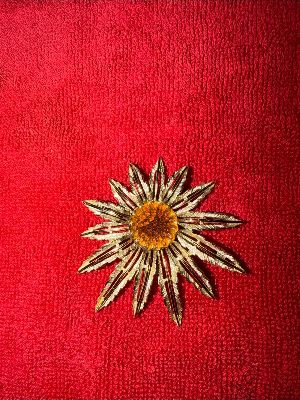 Sarah Coventry Gold and Amber Sunburst brooch